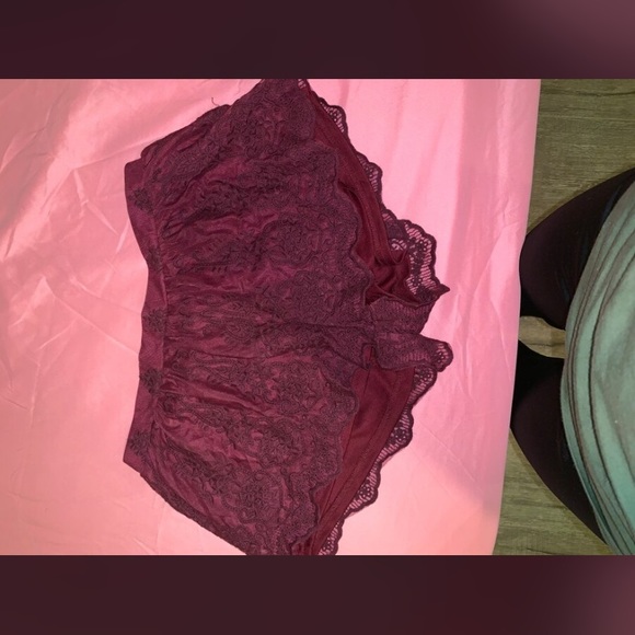 clothes - Picture 4 of 8